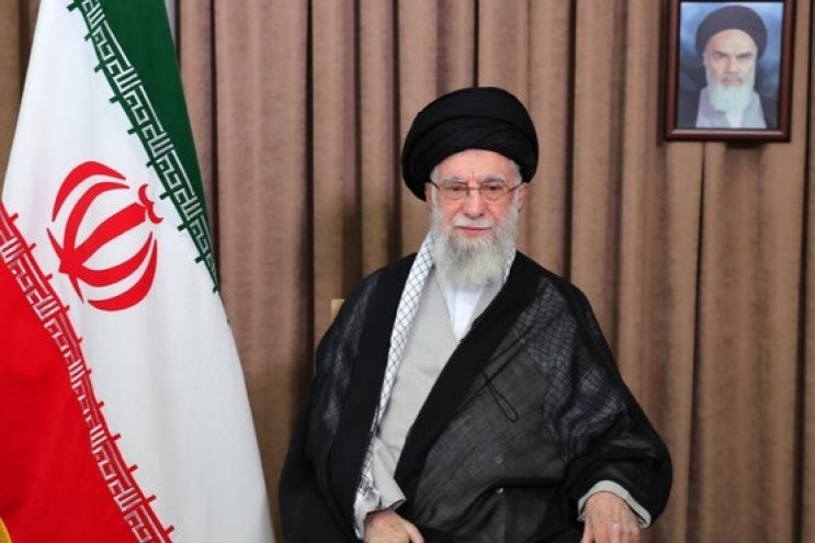 Ayatollah Khamenei; Oberhaupt der Islamischen Republik und Zionisten-Vernichter