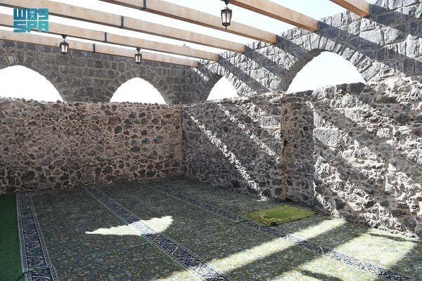 Bana Anif Moschee: Freies Denkmal in Medina + Fotos