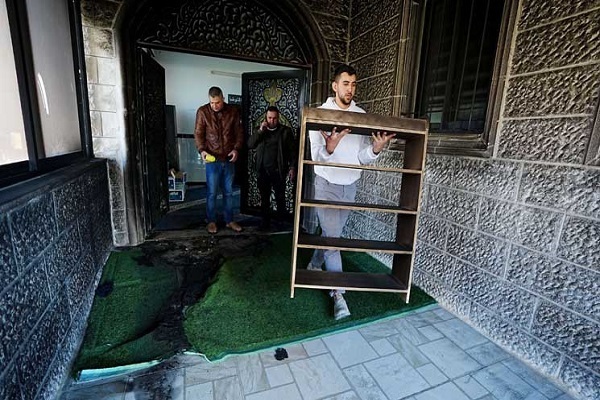 Brandanschlag auf Moschee im Westjordanland durch zionistische Siedler + Foto