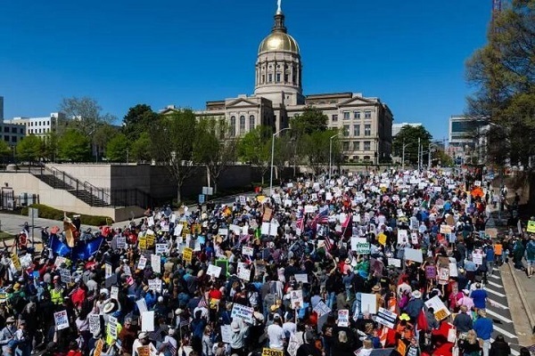 Umfangreiche Demonstrationen in europäischen Städten zur Verurteilung des Angriffs auf den Iran