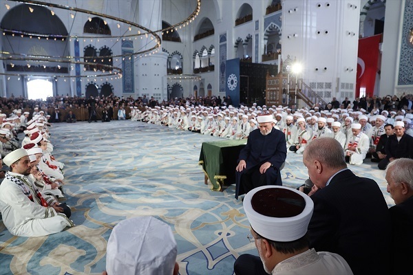 Ehrung von 333 Koran-Hafiz in Istanbul