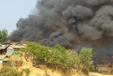 Großbrand im Flüchtlingslager der Rohingya