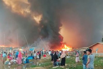 Großbrand im Flüchtlingslager der Rohingya