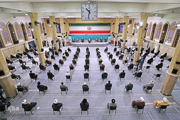 Ebrahim Raisi im Iran ins Präsidentenamt eingeführt