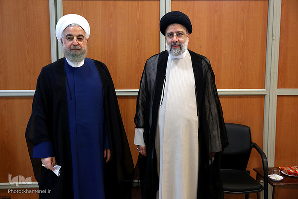 Ebrahim Raisi im Iran ins Präsidentenamt eingeführt