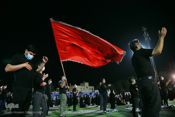 Trauerfeier unter freiem Himmel