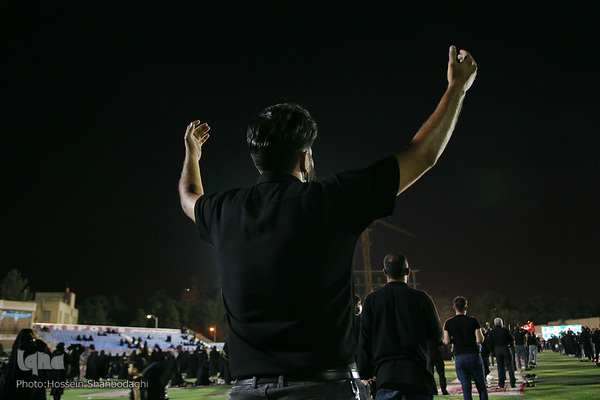 Trauerfeier unter freiem Himmel