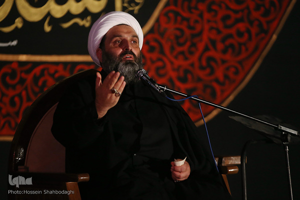 Trauerfeier am Vorabend zu Tasu´a  unter freiem Himmel  in Qom