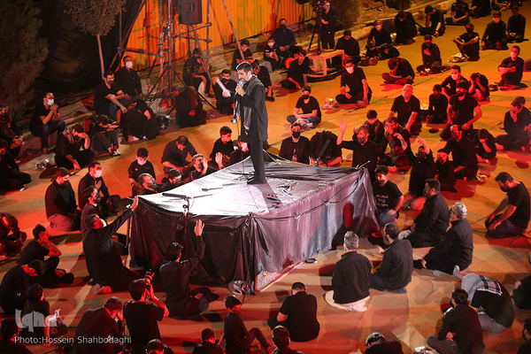 Trauerfeier am Vorabend zu Tasu´a  unter freiem Himmel  in Qom