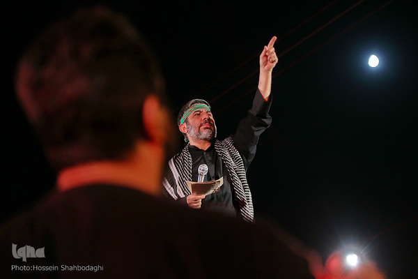 Trauerfeier am Vorabend zu Tasu´a  unter freiem Himmel  in Qom