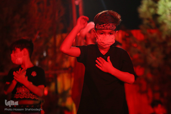 Trauerfeier am Vorabend zu Tasu´a  unter freiem Himmel  in Qom