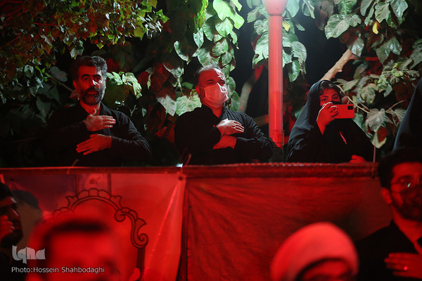 Trauerfeier am Vorabend zu Tasu´a  unter freiem Himmel  in Qom