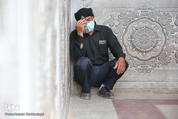 Schiiten begehen den Trauertag Tasu´a im Heiligen Schrein von Fatima Masuma