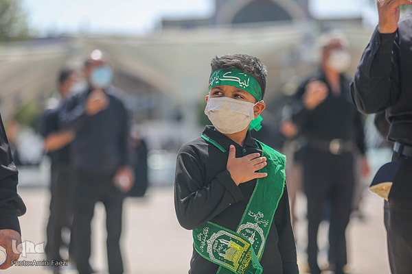 Schiiten begehen den Trauertag Tasu´a im Heiligen Schrein von Schah Tscheragh