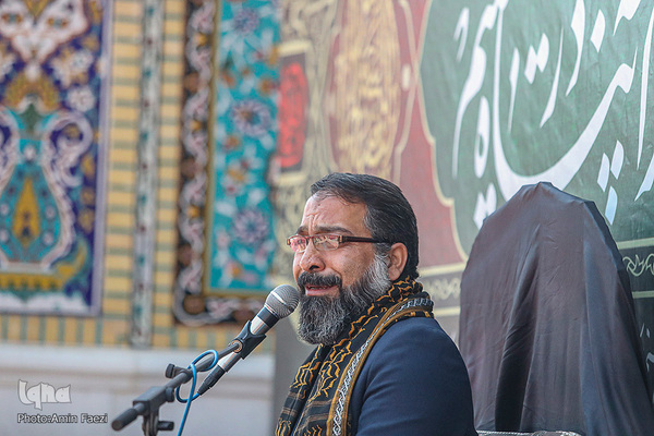 Schiiten begehen den Trauertag Tasu´a im Heiligen Schrein von Schah Tscheragh