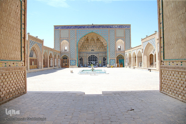 Die Große Atiq-Moschee in Qom