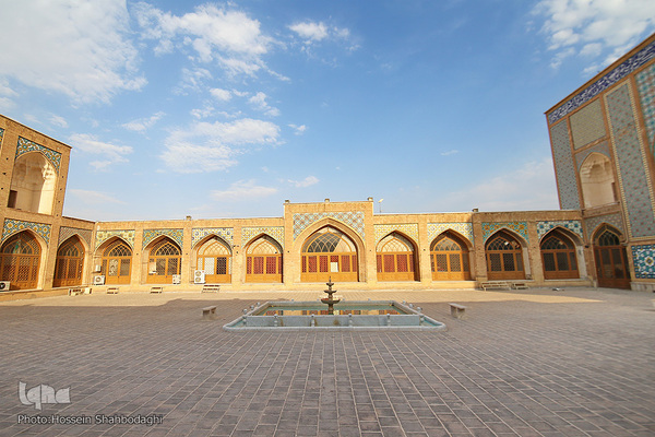 Die Große Atiq-Moschee in Qom