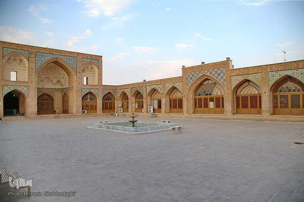 Die Große Atiq-Moschee in Qom