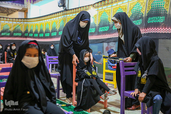 Kinder-Versammlung zum Gedenken an dreijährige Tochter von Imam Hussein