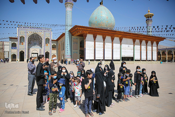 Kinder-Versammlung zum Gedenken an dreijährige Tochter von Imam Hussein