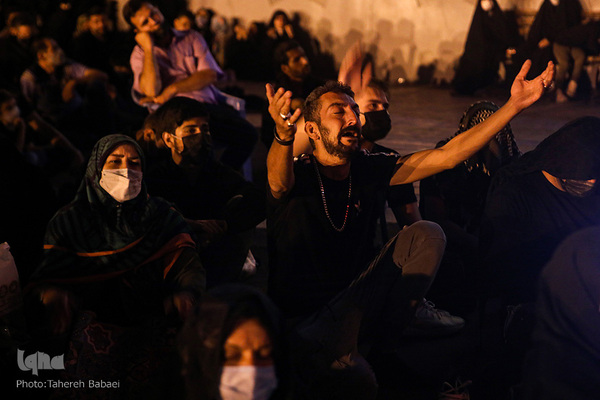 Lange Speisetafel zum Gedenken an „Ruqayya bint al Hussein“ gedeckt