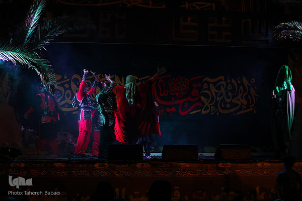 Lange Speisetafel zum Gedenken an „Ruqayya bint al Hussein“ gedeckt