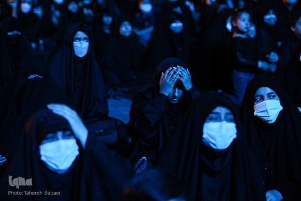 Lange Speisetafel zum Gedenken an „Ruqayya bint al Hussein“ gedeckt
