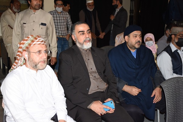 Iranischer Koranrezitator zu Gast in Pakistan