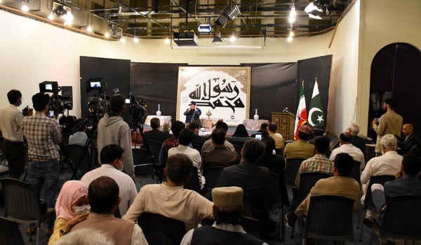 Iranischer Koranrezitator zu Gast in Pakistan