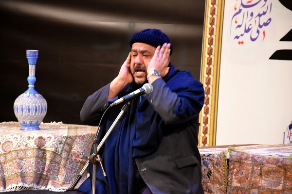 Iranischer Koranrezitator zu Gast in Pakistan