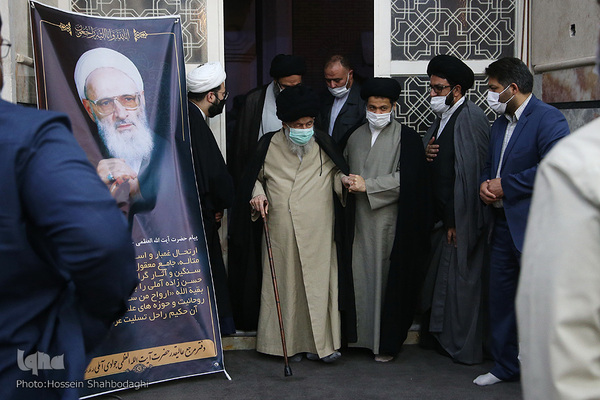 Gedenkveranstaltung zu Ehren von Allama Hasanzadeh Amoli in Qom