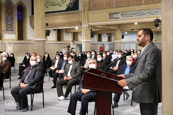 Imam Chamenei empfängt junge wissenschaftliche Eliten