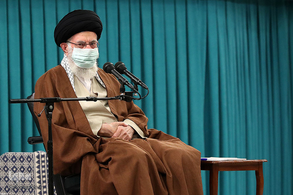 Imam Chamenei empfängt junge wissenschaftliche Eliten