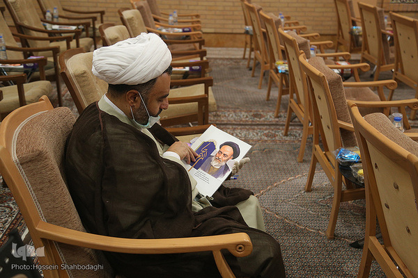 Gedenkveranstaltung zum 40. Todestag von Allama Tabatabai in Qom