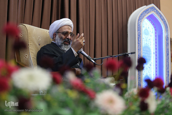 Gedenkveranstaltung zum 40. Todestag von Allama Tabatabai in Qom