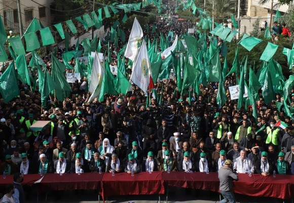 Palästinenser feiern 34. Jahrestag der Hamas-Gründung