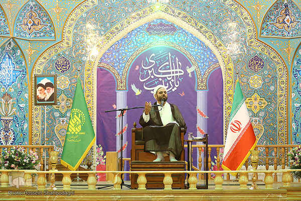 Jahrestag der Geburt von Sayyida Zainab (as.) in Qom gefeiert