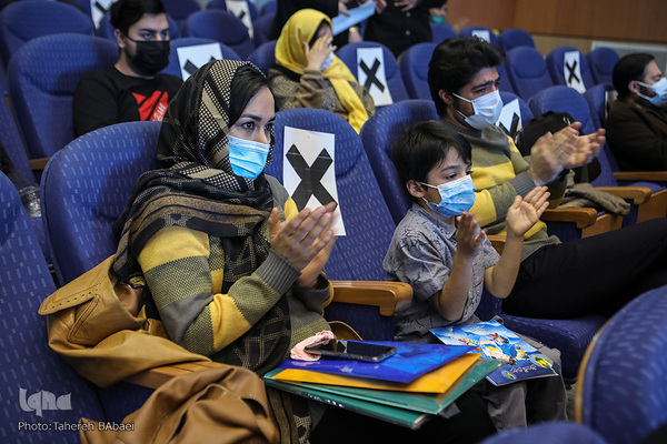 Teheran begeht den Tag der Pflegenden