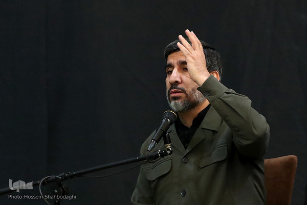 Ebrahim Raisi trifft Familien der Märtyrer in Qom