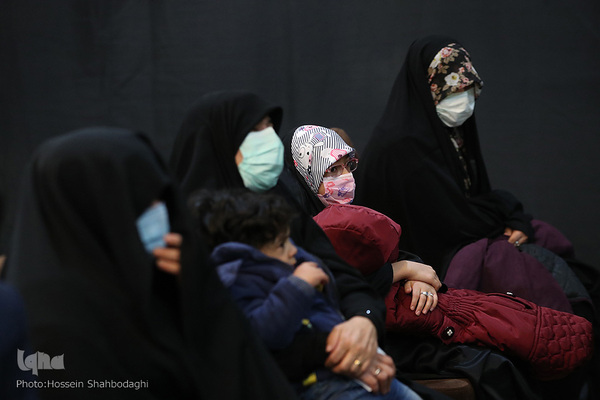 Ebrahim Raisi trifft Familien der Märtyrer in Qom