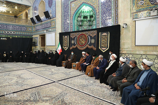Ebrahim Raisi trifft Familien der Märtyrer in Qom