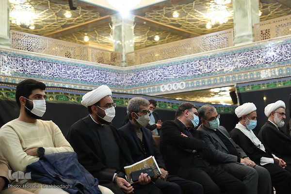 Ebrahim Raisi trifft Familien der Märtyrer in Qom