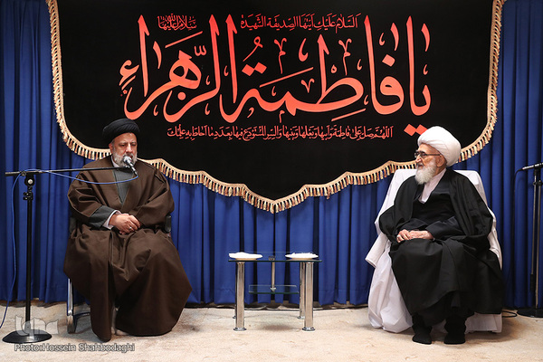 Qom: Irans Präsident trifft die Religionsgelehrten