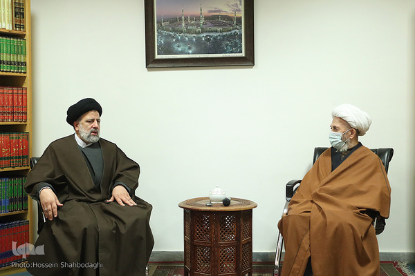 Qom: Irans Präsident trifft die Religionsgelehrten