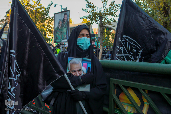 Überreste von 150 Märtyrern der „Heiligen Verteidigung“ in Teheran beigesetzt