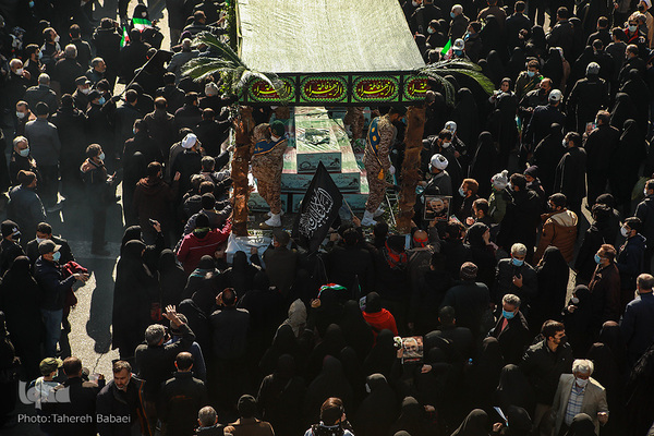 Überreste von 150 Märtyrern der „Heiligen Verteidigung“ in Teheran beigesetzt