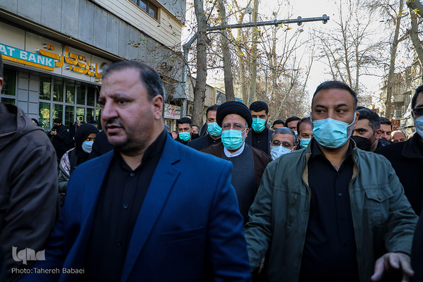 Überreste von 150 Märtyrern der „Heiligen Verteidigung“ in Teheran beigesetzt