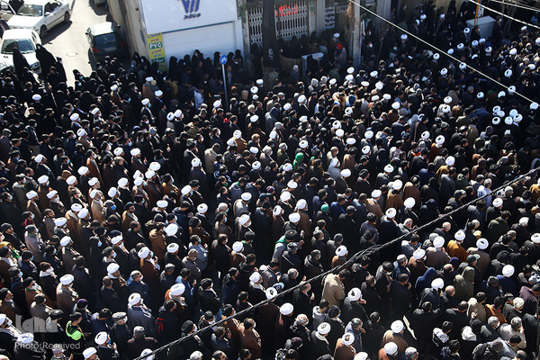 Qom nimmt Abschied von Ayatollah Safi Golpaygani