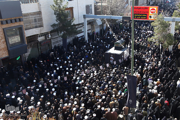 Qom nimmt Abschied von Ayatollah Safi Golpaygani