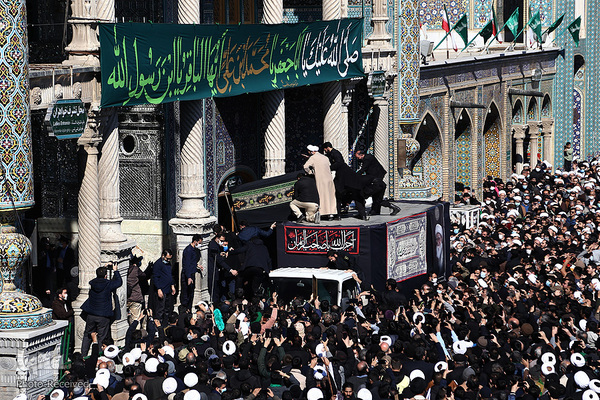 Qom nimmt Abschied von Ayatollah Safi Golpaygani